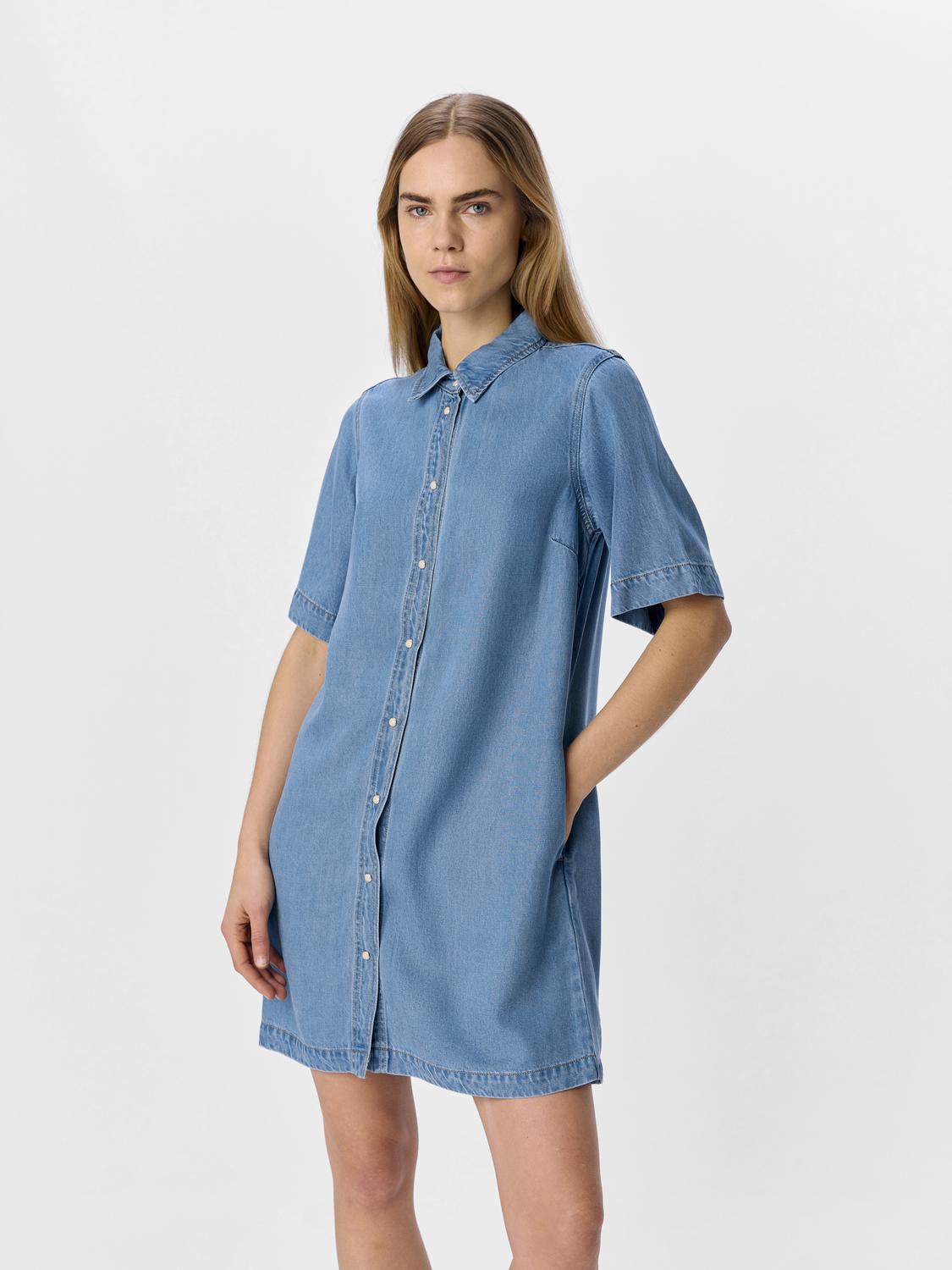model_shot-front